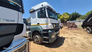 Great sale for Mercedes Benz Axor single diff truck