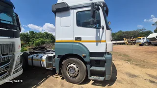 Great sale for Mercedes Benz Axor single diff truck