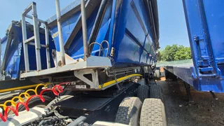 Hook and go Afrit side tipper trailer