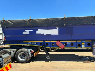 Bargain sale for a Afrit side tipper trailer