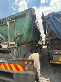 Bargain sale for a top trailer side tipper