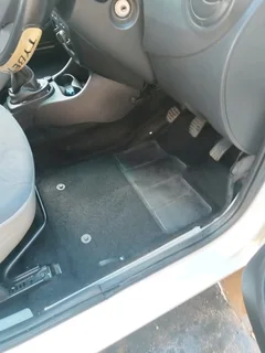 NISSAN NP 200 WITH CANOPY