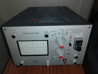 High voltage oscilloscope