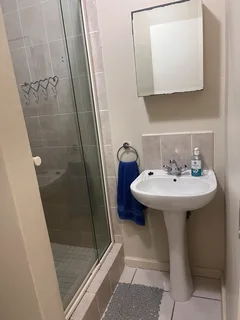 An apartment to share