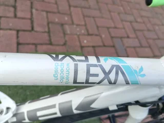2019 TREK LEXA Women&#39;s Specific Design Road Bike
