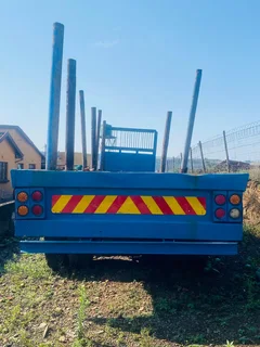 Henred Fruehauf flat deck