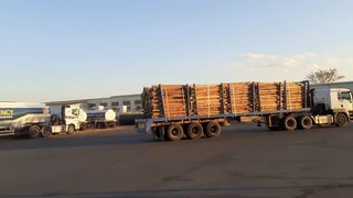 Henred Fruehauf flat deck