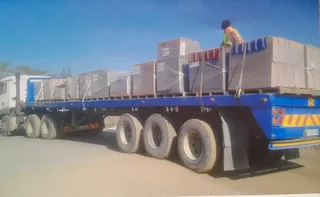 Henred Fruehauf flat deck