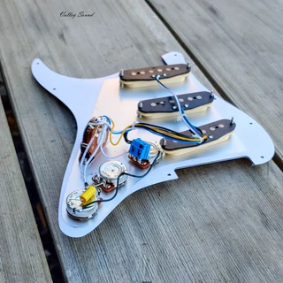 Prewired Pickguard Loaded with Alnico 5 Single Coil Pickups – Vintage White Pearl