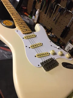 S/S/S White 1ply Strat Style Pickguard Vintage 8 Hole