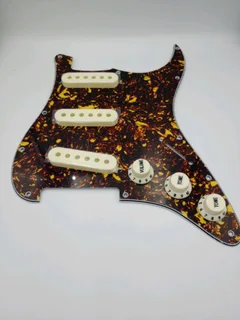 /S/S Vintage Tortoise Shell 3ply Strat Style Pickguard