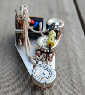 SSS / HSS / HSH Prewired Electronic Assembly for Stratocaster type guitars – Solderless