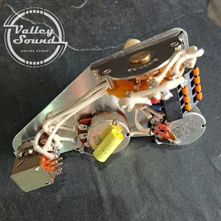 SSS / HSS Prewired Electronic Assembly with “Gilmour” Push Pull Mod for Stratocaster type Guitars –