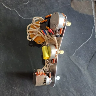 SSS / HSS Prewired Electronic Assembly with “Gilmour” Push Pull Mod for Stratocaster type Guitars –