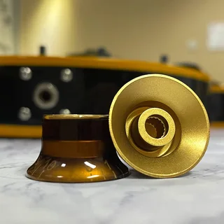 Set of Four Brown Top Hat Gibson style knobs – 2 Volume, 2 Tone