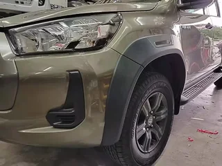 2016-2020 Hilux Revo Wheel Arches Full Cover with Gray Plate