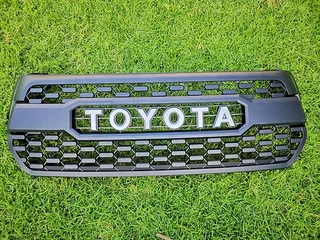 Hilux Rocco 2018 Grill - Matte Black