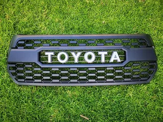 Hilux Rocco 2018 Grill - Matte Black