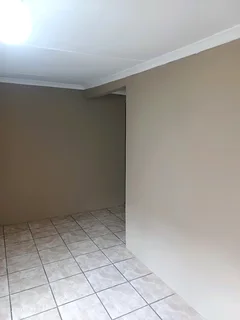 Garden cottage to let in Farrarmere Benoni