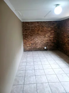 Garden cottage to let in Farrarmere Benoni