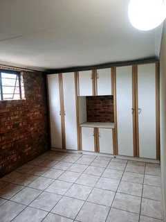 Garden cottage to let in Farrarmere Benoni
