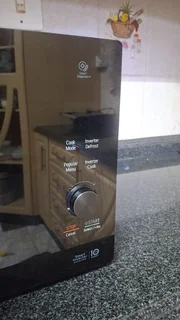 LG Smart Diagnosis technology Black mirror finish microwave