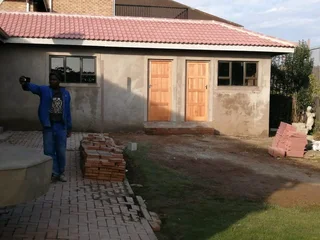 Experienced builder looking for building work