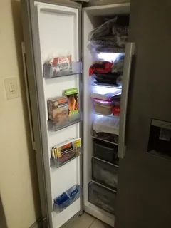 Defy 555lt double door fridge /freezer