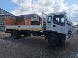 Isuzu FTR800 truck