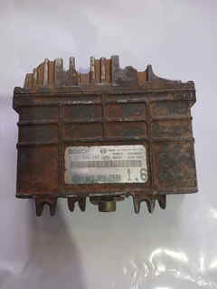 Vw Polo Playa 1.6i Ecu Computer Box 0261204157 6ks906258b
