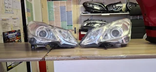 2011 Mercedes Benz E-class E350 Headlight Left/right