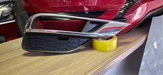 2015 HONDA CR-V RIGHT FOGLIGHT GRILL IN GOOD CONDITION