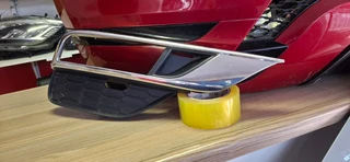 2015 HONDA CR-V RIGHT FOGLIGHT GRILL IN GOOD CONDITION