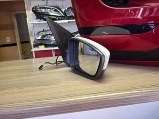 2014 VW POLO SEDAN COMPLETE MIRROR RIGHTSIDE FOR SALE IN GOOD CONDITION