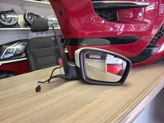 2014 VW POLO SEDAN COMPLETE MIRROR RIGHTSIDE FOR SALE IN GOOD CONDITION
