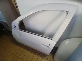 2017 NISSAN NP 200 LEFT FRONT PASSENGER DOOR FOR SALE