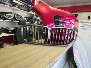 BMW X5 MAIN GRILL WITH CAMERA HOLE 2021 AVAILABLE FOR SALE