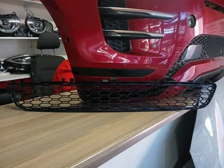 2016 G30/G3 5SERIES FRONT BUMPER LOWER GRILL