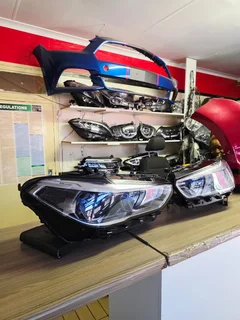 2022 BMW G05 X5 LASER LED HEADLIGHT BOTH LEFT AND RIGHT FOR SALE IN A PRESINE CONDITION