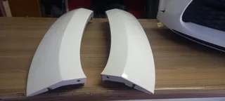 2019 Amarok Wheel Arch Left And Right For Sale (white)