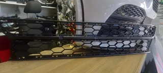 2017 VW AMAROK FRONT BUMPER LOWER GRILL FACE LIFT