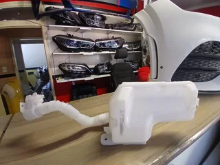 2022 VW GOLF8 WINDSCREEN WASHER RESERVOIR