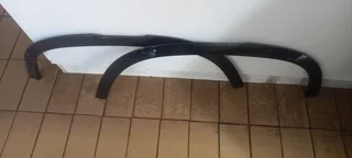 2019 BLACK GLOSS LAND ROVER DEFENDER WHEEL ARCHES LEFT AND RIGHT