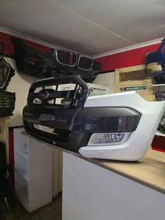 2018 FORD RANGER T7 WILDTRACK FRONT BUMPER WITH MAIN GRILL AND FOGLIGHTS