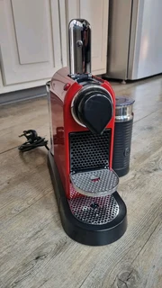Hirsch&#39;s HomestoreNespresso Citiz &amp; Milk Automatic Espresso Machine