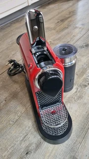 Hirsch&#39;s HomestoreNespresso Citiz &amp; Milk Automatic Espresso Machine