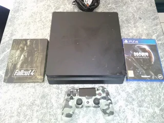 PlayStation 4 slim combo 1TB