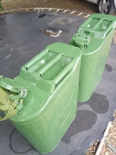 Jerry fuel cans x2