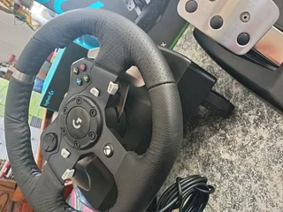 Logitech G920 like new in boxes