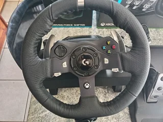 Logitech G920 like new in boxes